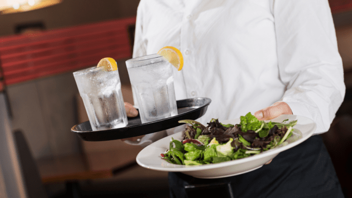 Nie denerwuj kelnerki