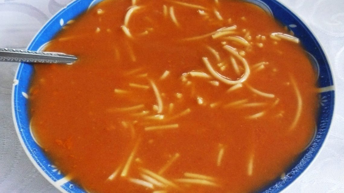 Zupa pomidorowa ze słonecznikami