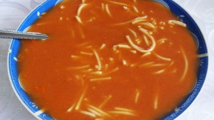 Zupa pomidorowa ze słonecznikami