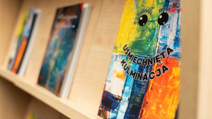 Relacja z premiery w Miejskiej Bibliotece Publicznej w Ujeździe