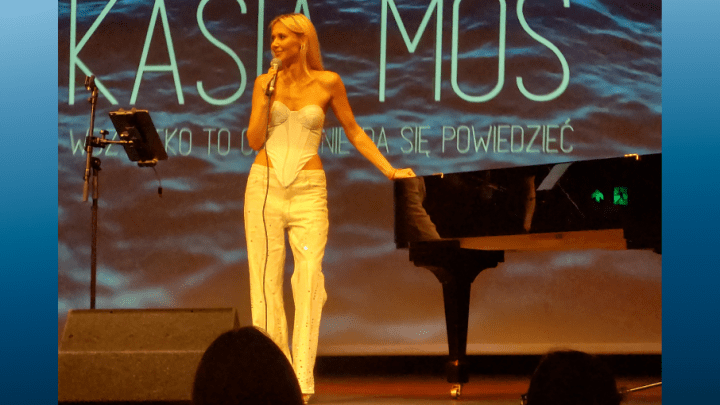 Wokalistka przez duże „W”